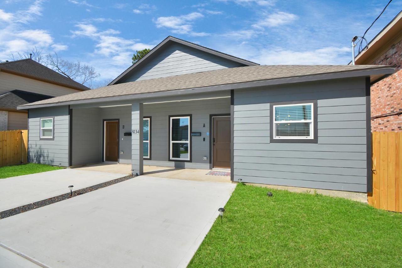 Modern Home Near Nrg Stadium Houston Exterior photo